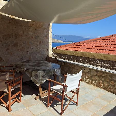 Rosalia Apartments Chalki Town المظهر الخارجي الصورة