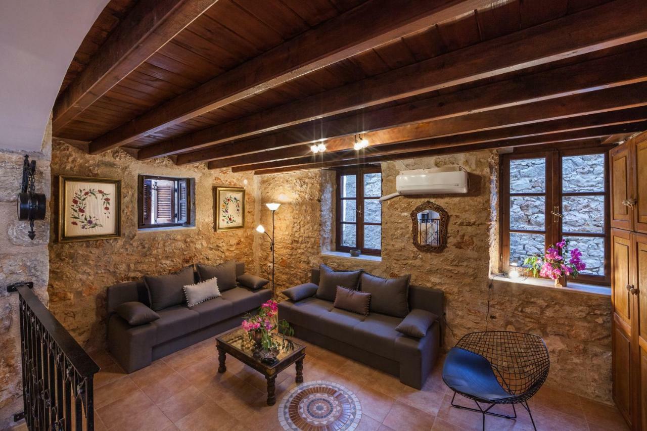 Rosalia Apartments Chalki Town المظهر الخارجي الصورة