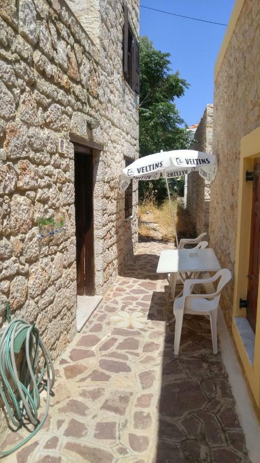 Rosalia Apartments Chalki Town المظهر الخارجي الصورة