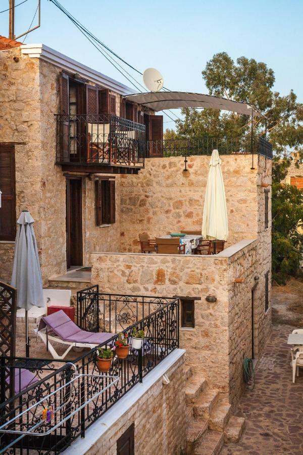 Rosalia Apartments Chalki Town المظهر الخارجي الصورة