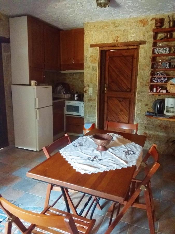 Rosalia Apartments Chalki Town المظهر الخارجي الصورة