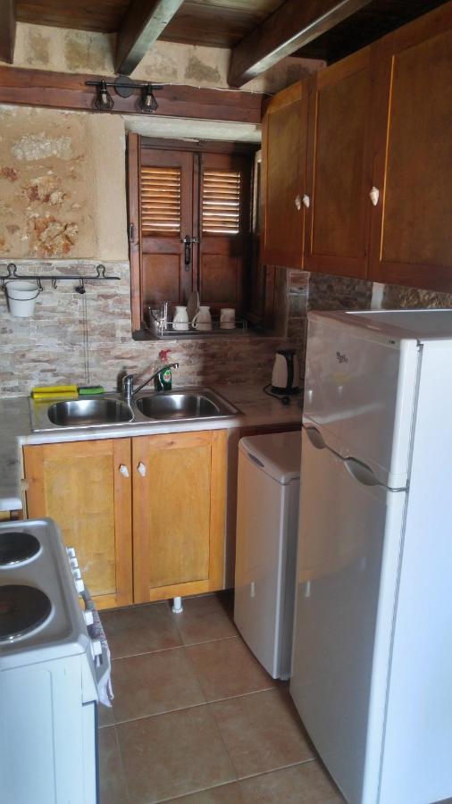 Rosalia Apartments Chalki Town المظهر الخارجي الصورة
